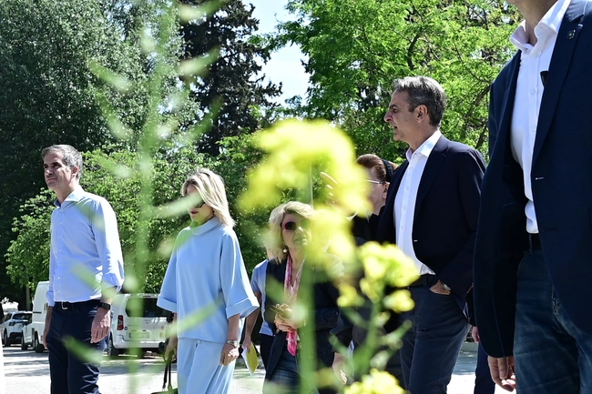 Επίσκεψη Μητσοτάκη - Μενδώνη στα έργα ανάπλασης στην Λεωφόρο Βασιλίσσης Όλγας