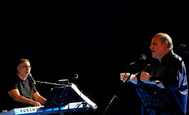 thanos mikroutsikos - kostas thomaidis