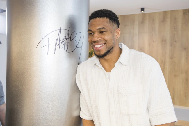 Giannis2