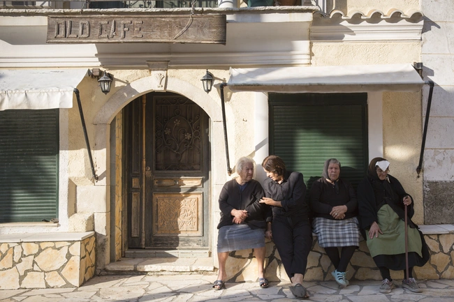 Γιαγιάδες σε ελληνικό νησί