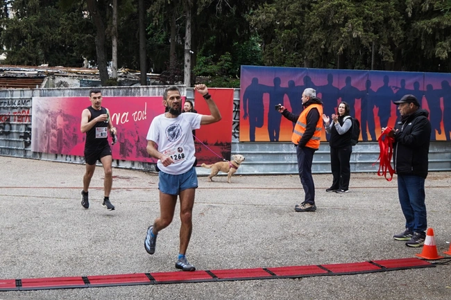 Αγώνας δρόμου για τους 200 εκτελεσθέντες της Καισαριανής
