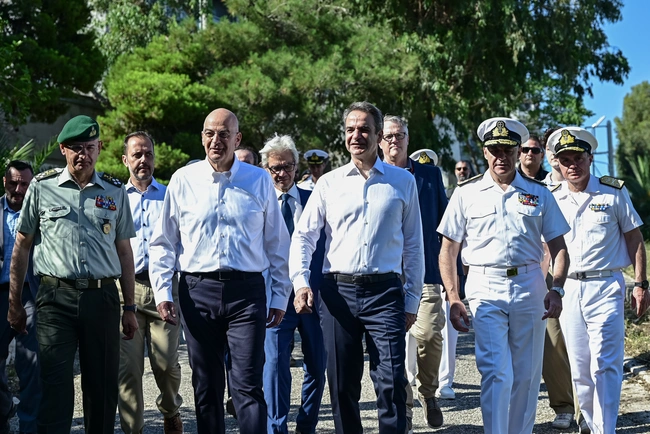 Κυριάκος Μητσοτάκης - Νίκος Δένδιας στη σχολή ναυτικών δοκίμων