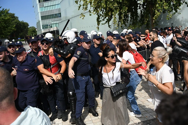 κινητοποιησεις αλβανια
