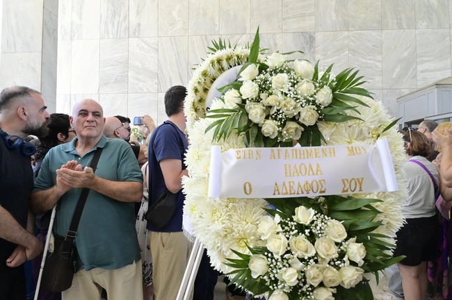 Εικόνες από την κηδεία της Πάολας Ρεβενιώτη