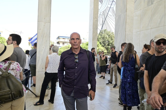 Εικόνες από την κηδεία της Πάολας Ρεβενιώτη