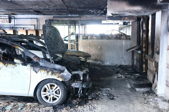 Επίθεση με γκαζάκια σε οχήματα πολιτευτών της ΝΔ στη Θεσσαλονίκη