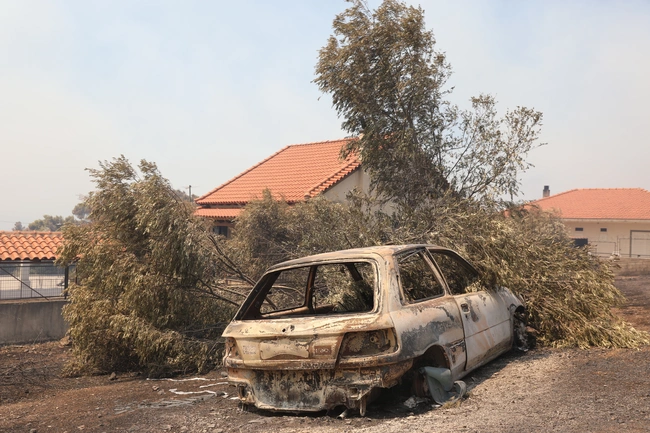 Αποκαΐδια από τη φωτιά στο Πόρτο Γερμενό