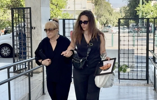 Η σύζυγος του Λάκη Χαλκιά, Αλέκα