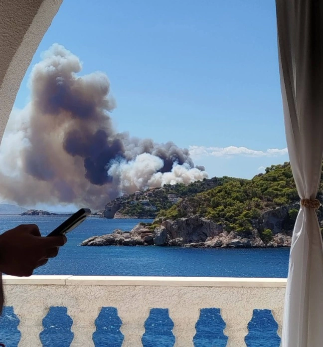 φωτια τωρα σαλαμινα