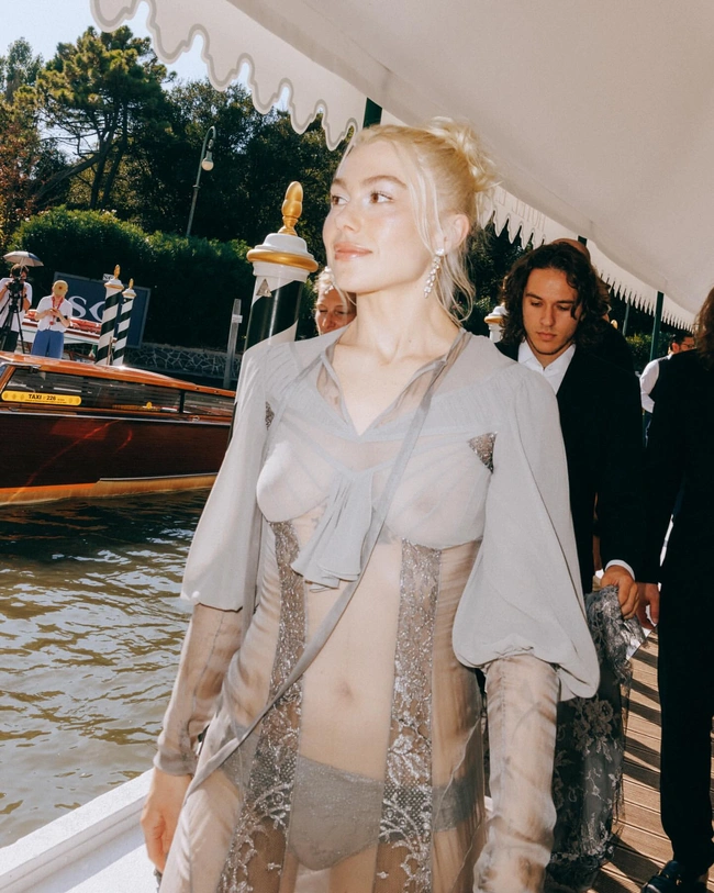 Φίμπι Μπρίτζερς (Phoebe Bridgers)