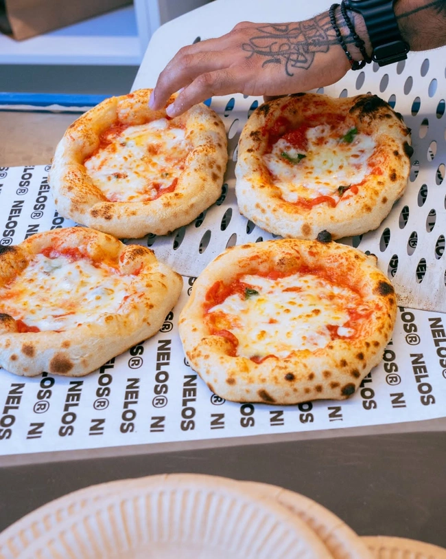 nelos pizza