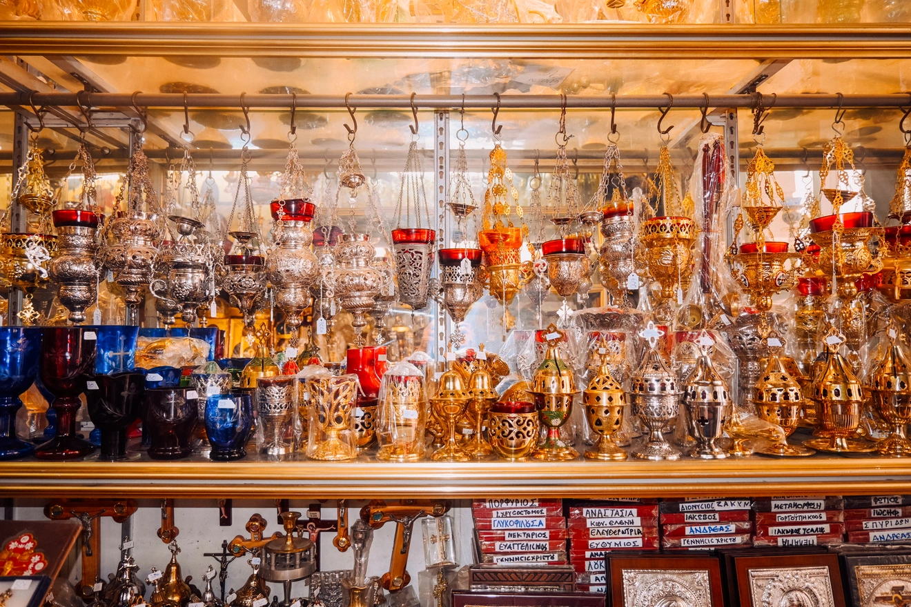 Εξαπτέρυγα και μανουάλια στα καταστήματα. 