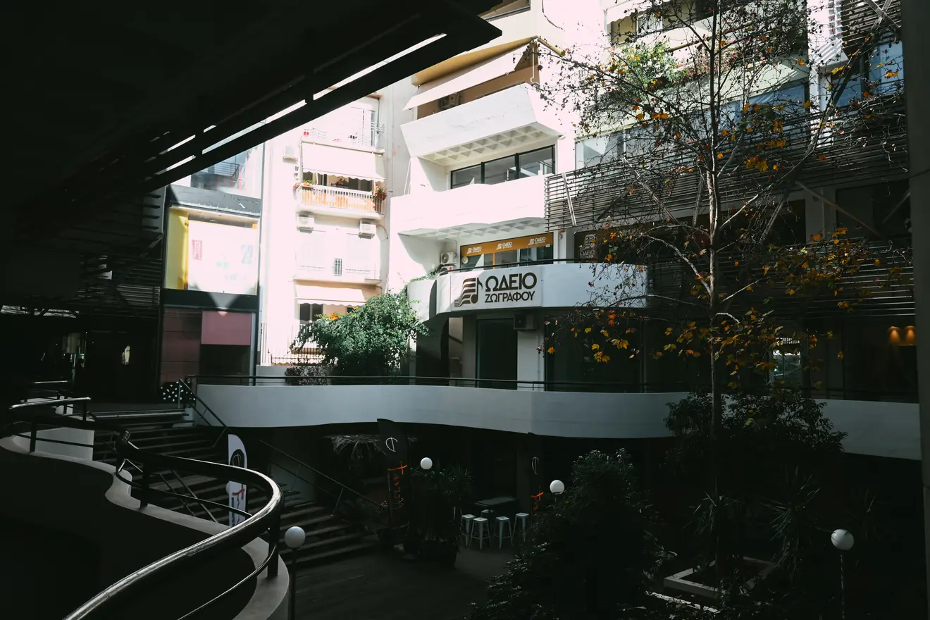 Εμπορικό κέντρο στο Παγκράτι.