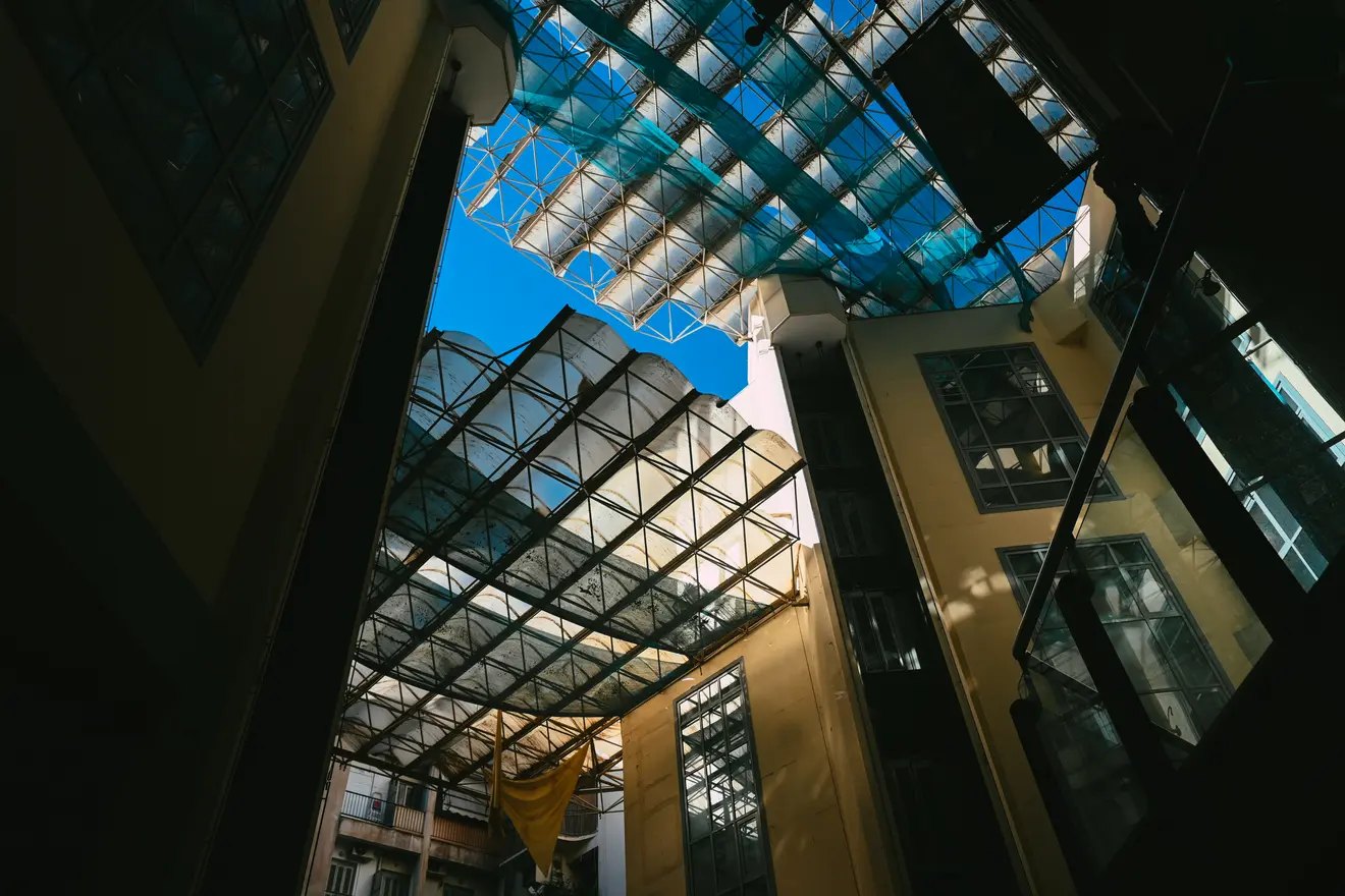 Εμπορικό κέντρο στο Παγκράτι.