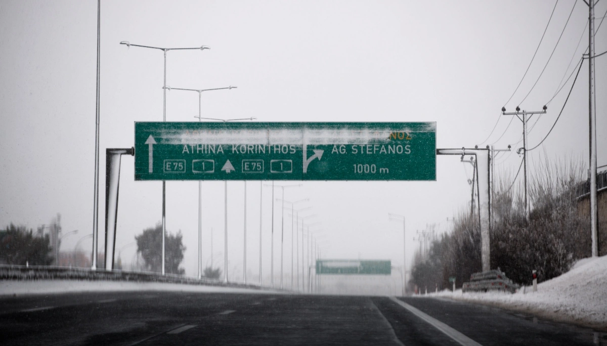Χιόνια στην Εθνική Οδό Αθηνών - Λαμίας