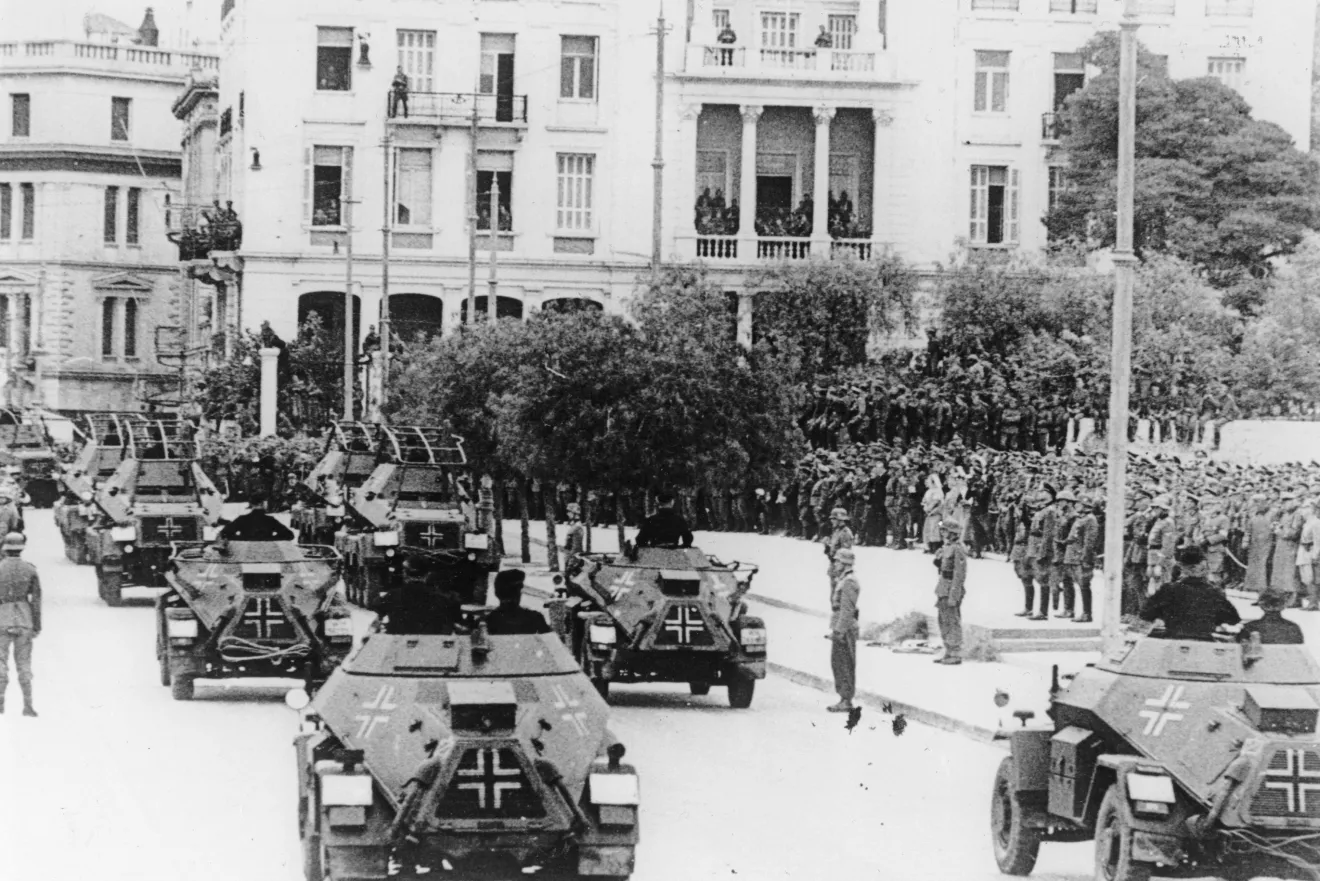 Παρέλαση ναζιστικών στρατευμάτων στην Αθήνα.