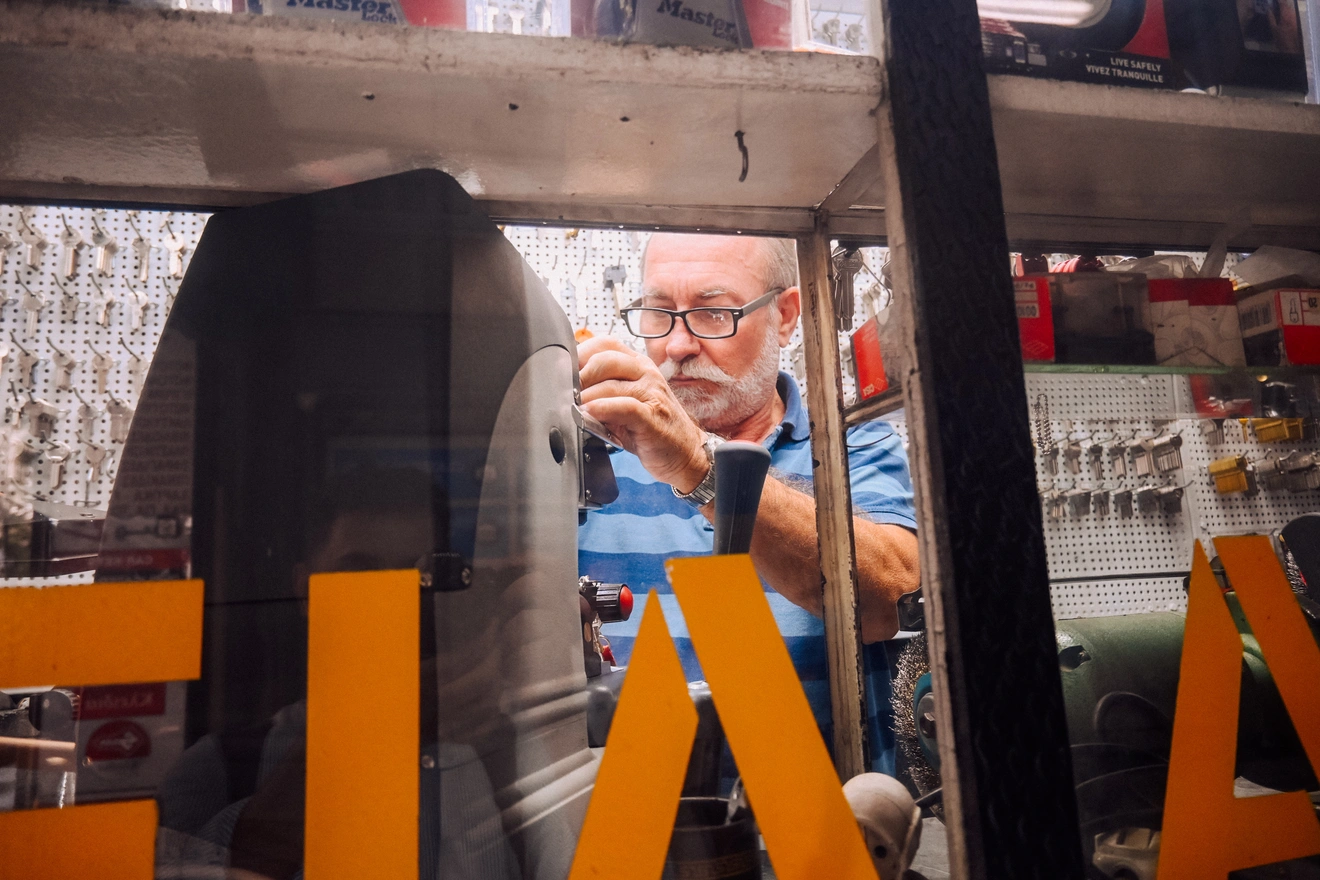 κλειστοφοβικά μαγαζιά.