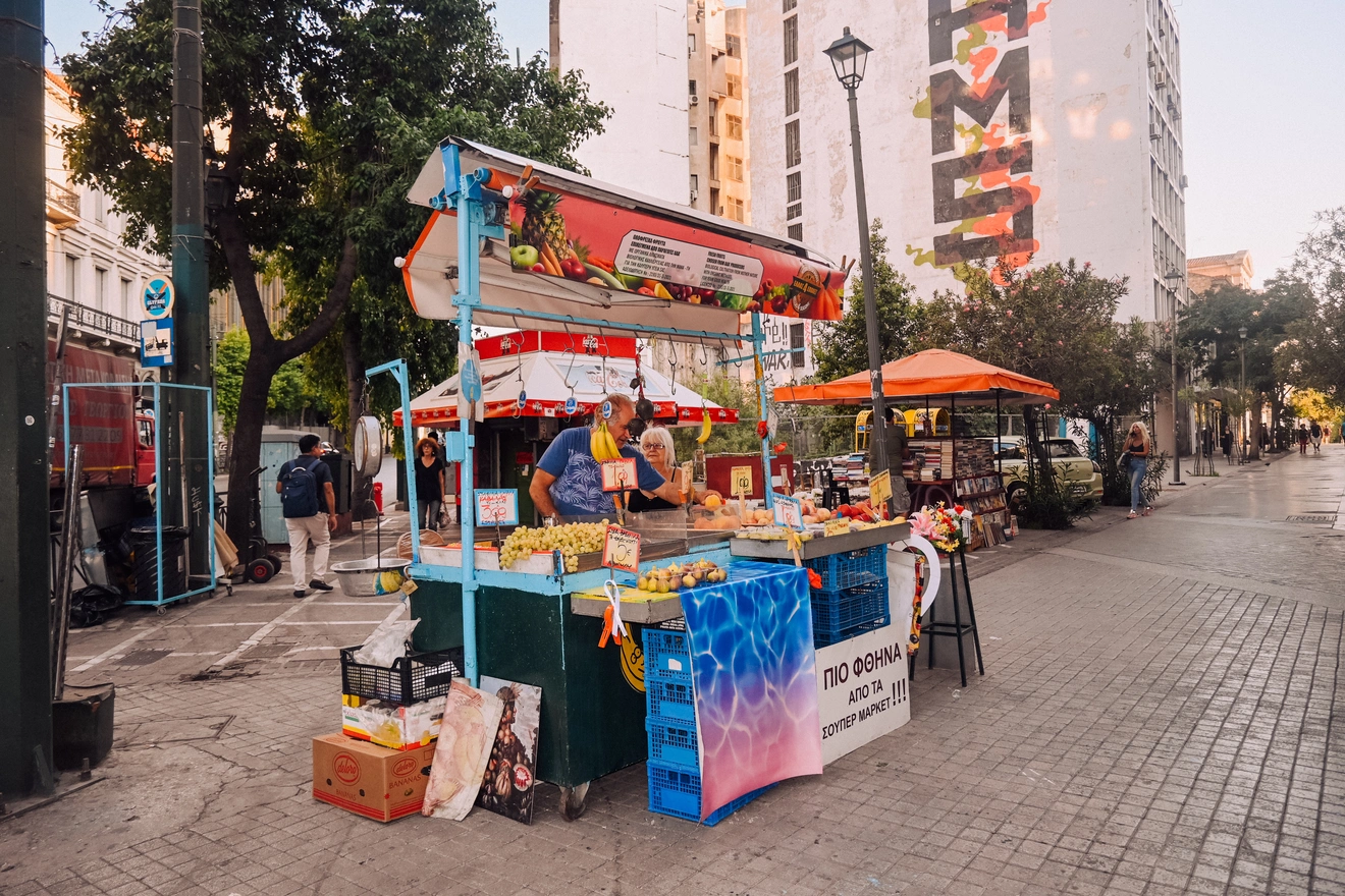Ο τελευταίος πλανόδιος μανάβης της Ομόνοιας.