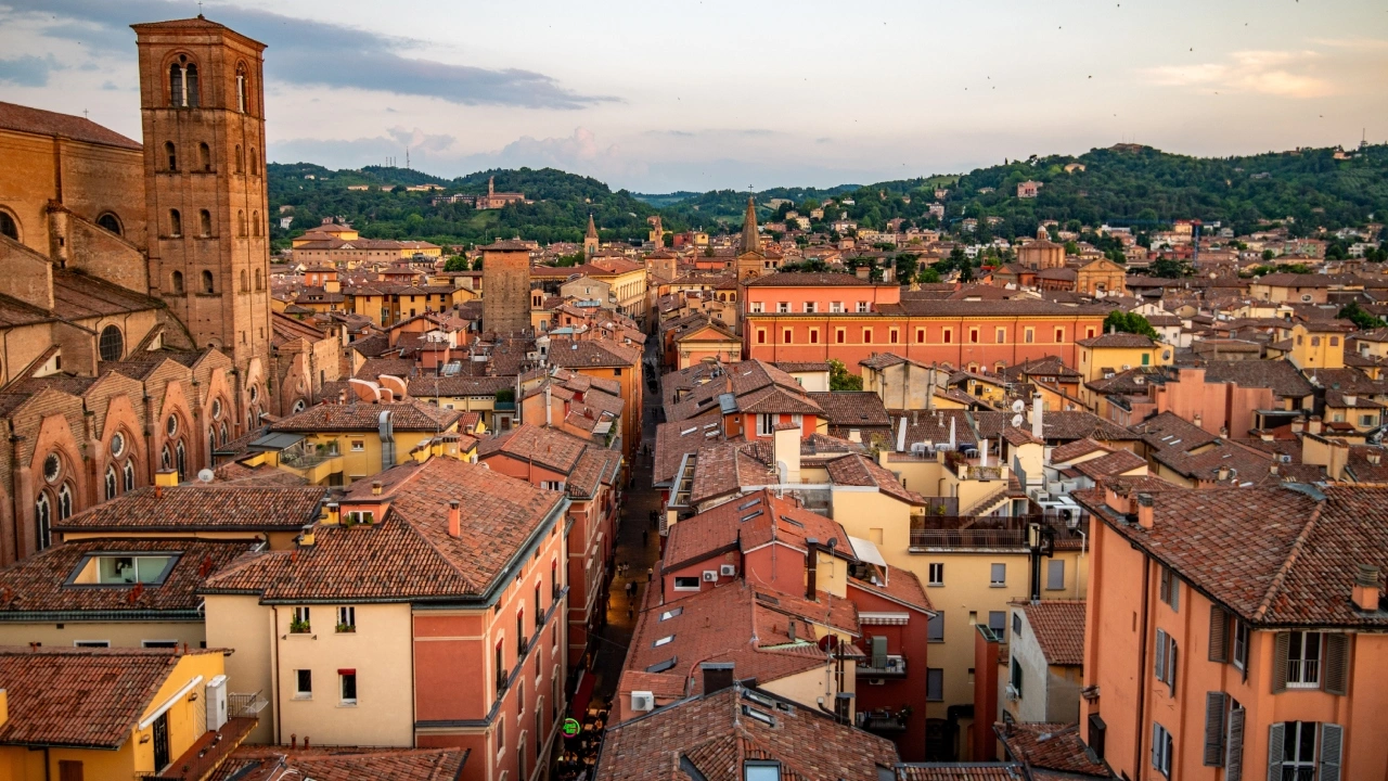 Τριήμερο στην Μπολόνια: Όλα όσα θα δείτε και θα κάνετε στη φημισμένη πόλη της Ιταλίας