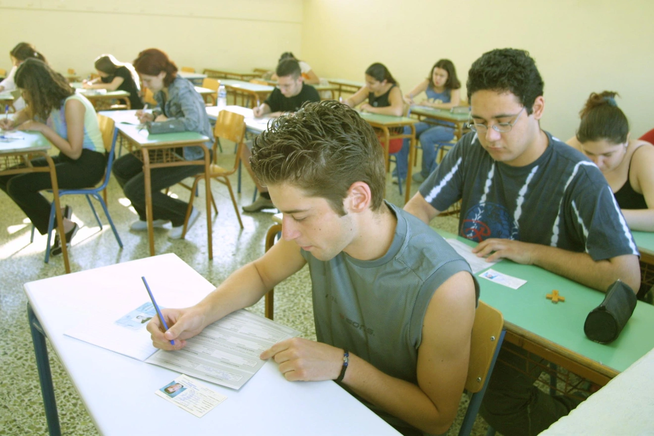 Φωτ. Αρχείου Eurokinissi (Πανελλήνιες 2003)