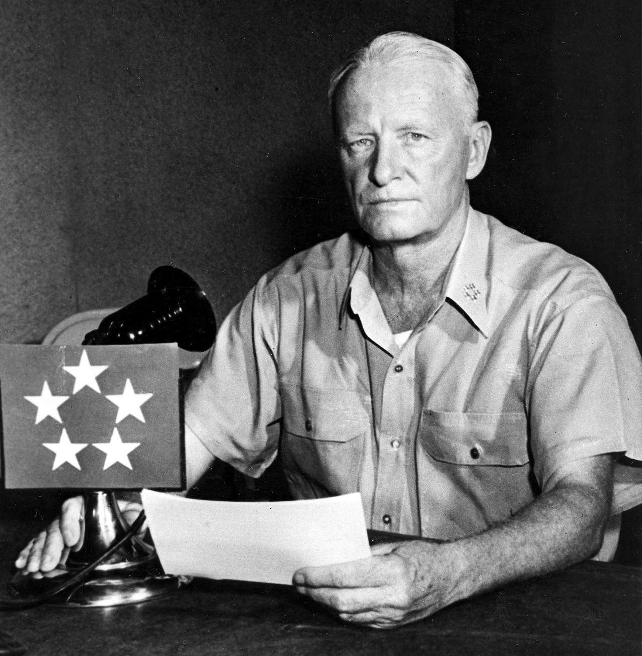 Τσέστερ Νίμιτς, 1 Απρίλη, 1945 - Αρχηγείο του Γκουάμ