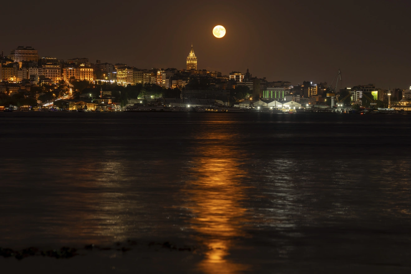 Πανσέληνος στην Κωνσταντινούπολη