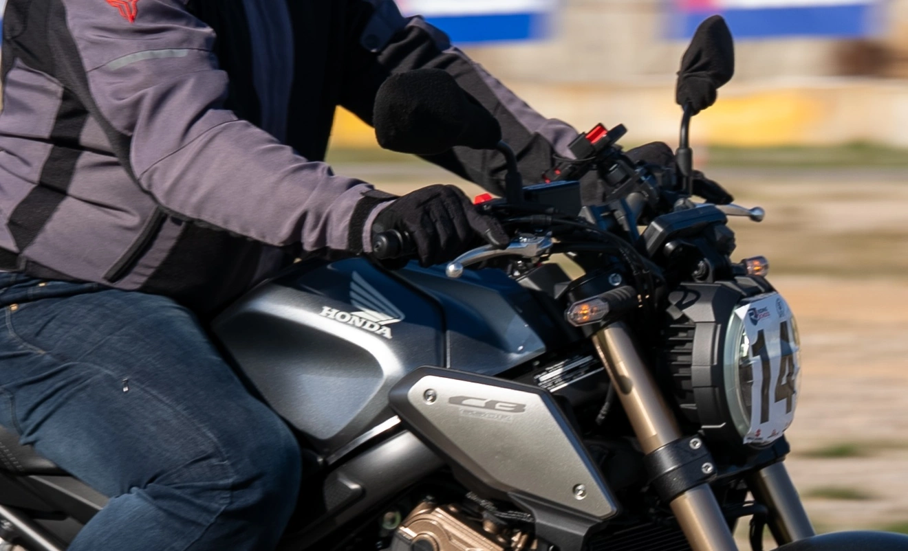 Ακαδημία οδήγησης Riding School