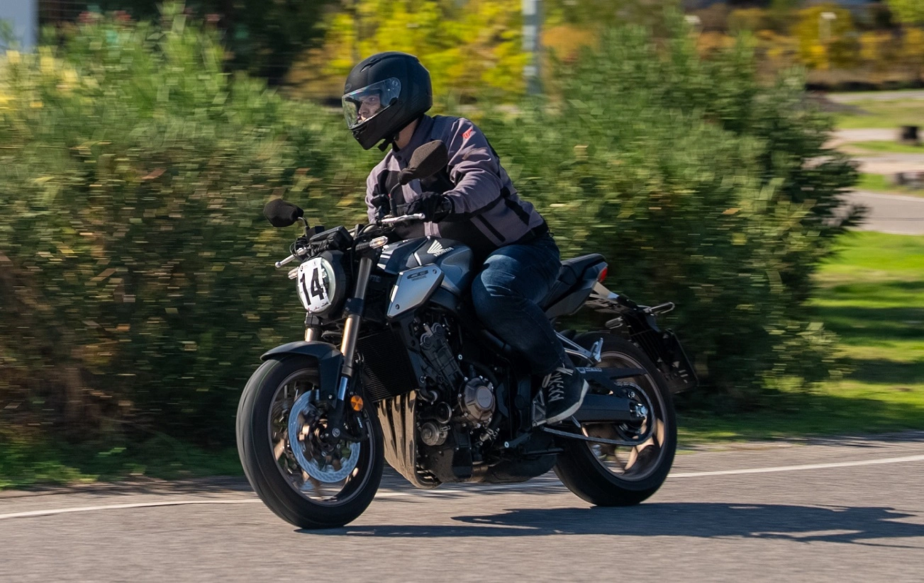 Ακαδημία οδήγησης Riding School