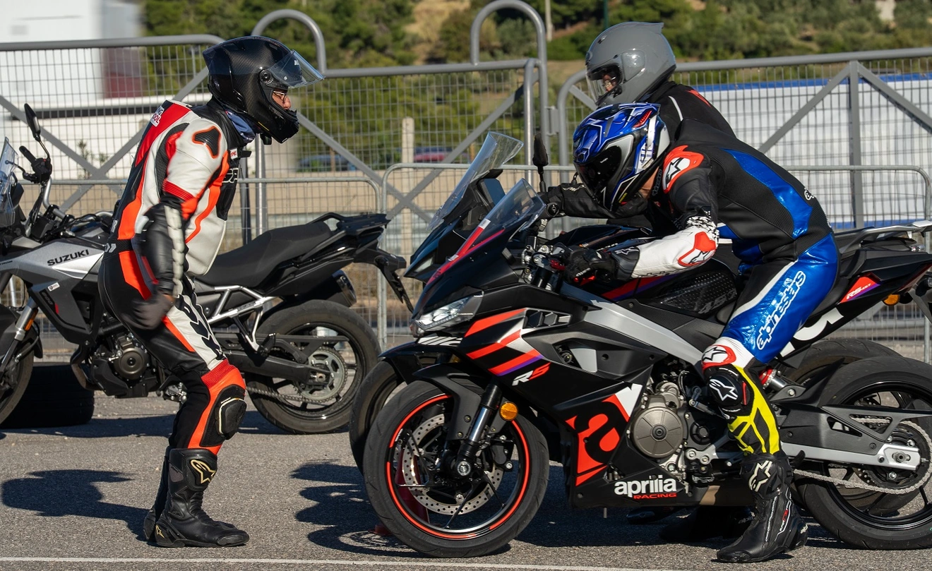 Ακαδημία οδήγησης Riding School