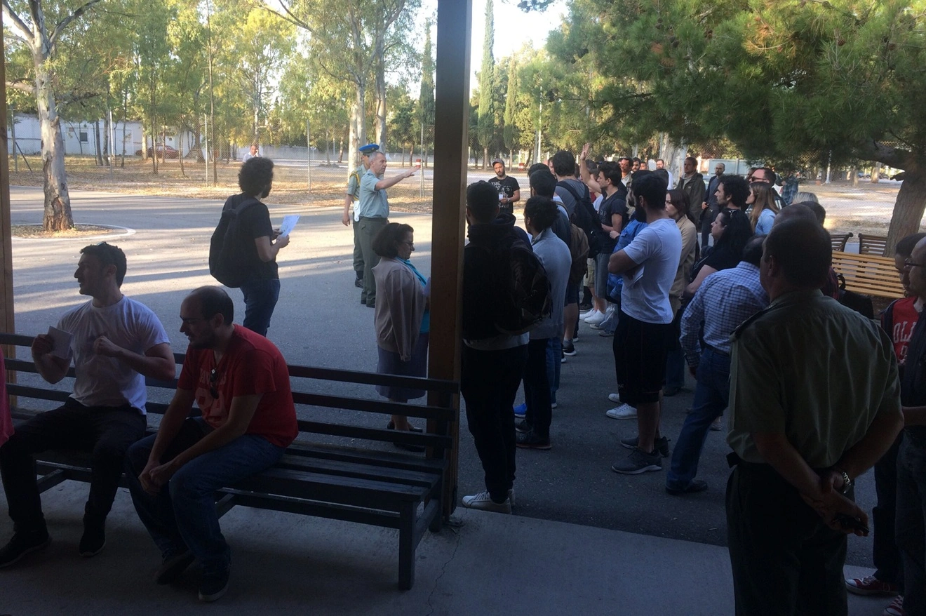 Στην ουρά για την «απαλλαγούλα»