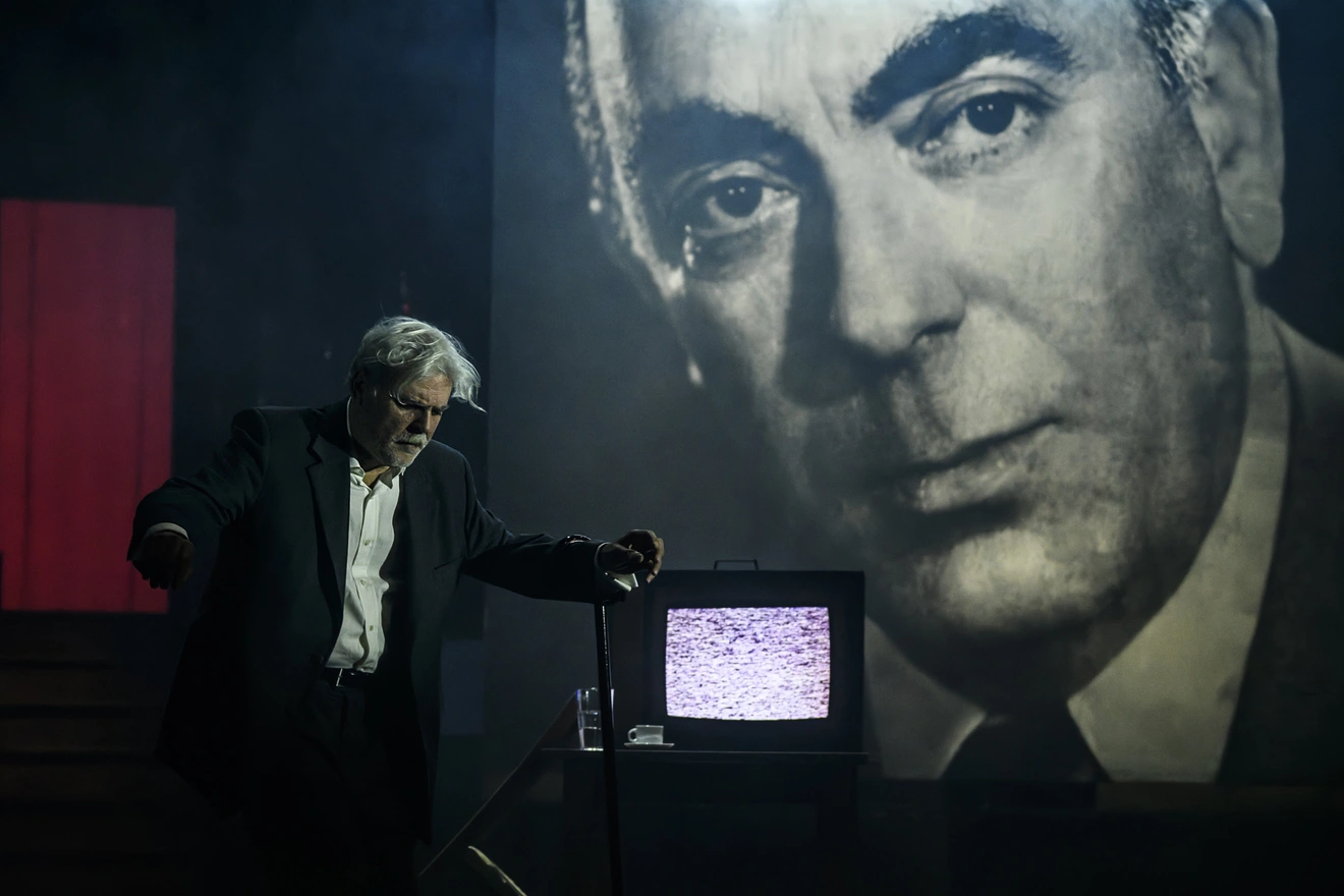 TZENH TZENH | Φωτογραφίες παράστασης: Ελίνα Γιουνανλή