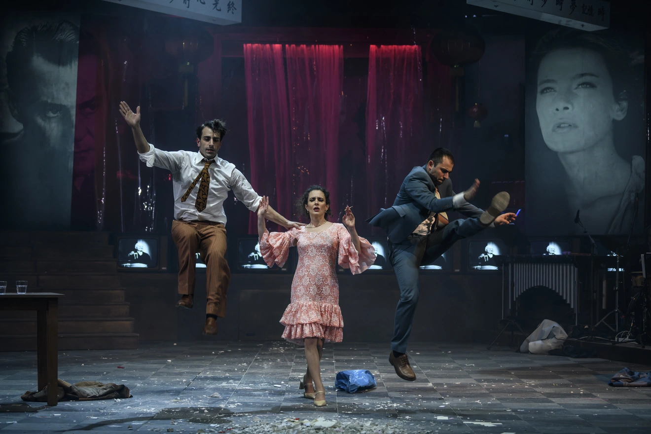 TZENH TZENH | Φωτογραφίες παράστασης: Ελίνα Γιουνανλή