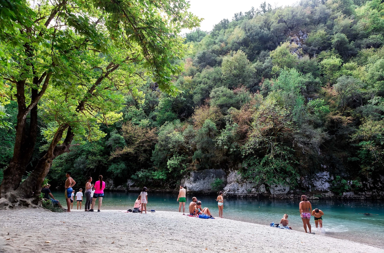 ΖΑΓΟΡΟΧΩΡΙΑ - ΜΠΑΝΙΟ ΣΤΑ ΠΑΓΩΜΕΝΑ ΝΕΡΑ ΤΟΥ ΒΟΙΔΟΜΑΤΗ (ΜΟΤΙΟΝΤΕΑΜ/ΒΕΡΒΕΡΙΔΗΣ ΒΑΣΙΛΗΣ)