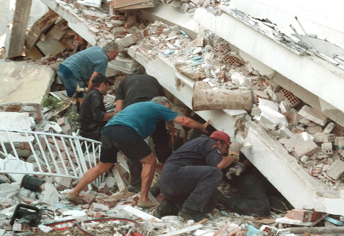 Σεισμός της Αθήνας, Μεταμόρφωση