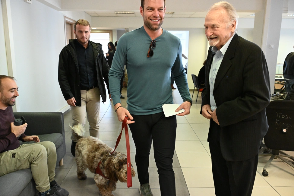 O Στέφανος Κασσελάκης «Στο Κόκκινο» μαζί με την Φάρλι