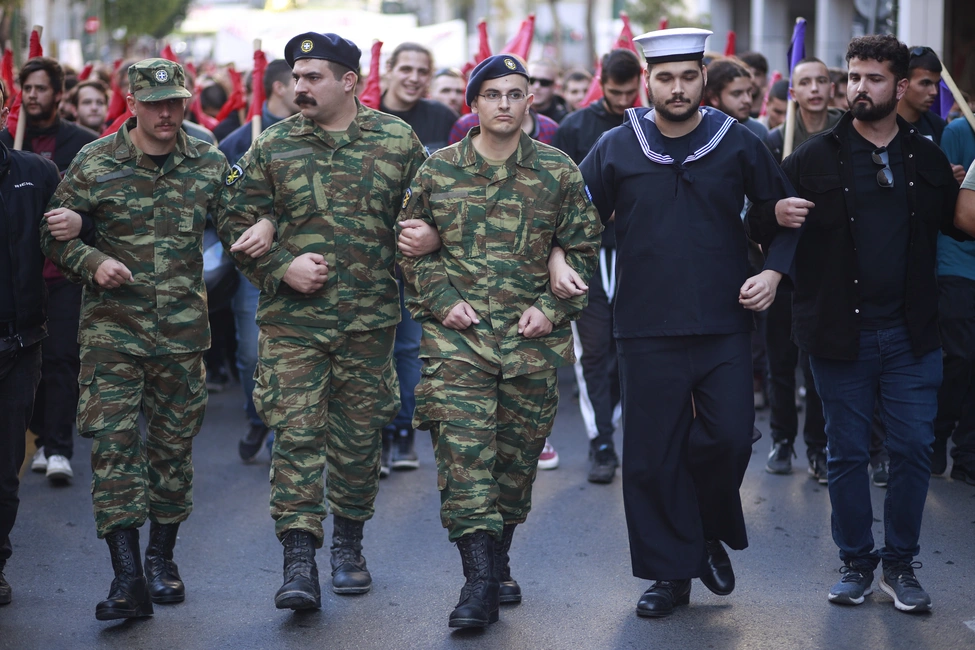 Η πορεία για την 50η επέτειο του Πολυτεχνείου
