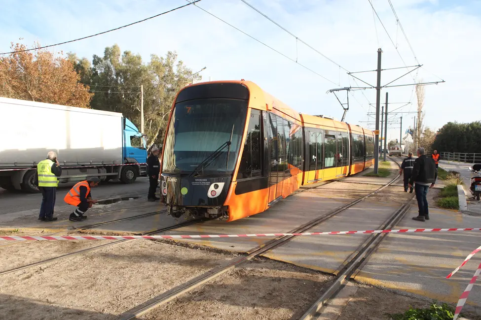 palaio-faliro-troxaio-tram