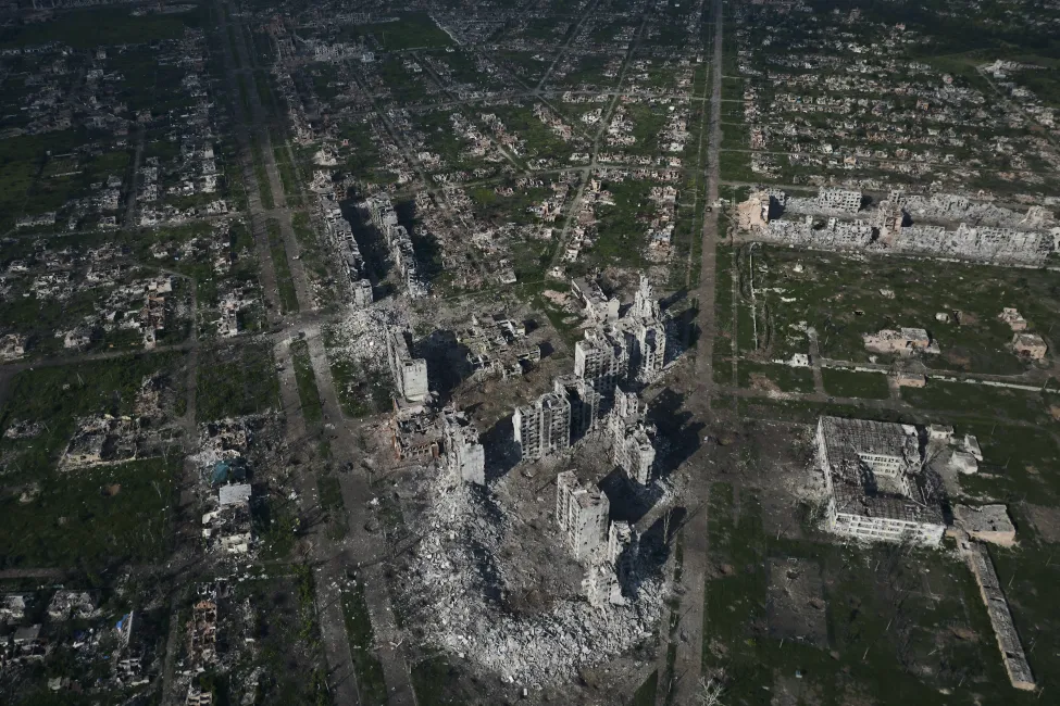 Αεροφωτογραφία του Μπαχμούτ, του τόπου των σφοδρότερων μαχών με τα ρωσικά στρατεύματα στην περιοχή του Ντονέτσκ, Ουκρανία, 22 Ιουνίου 