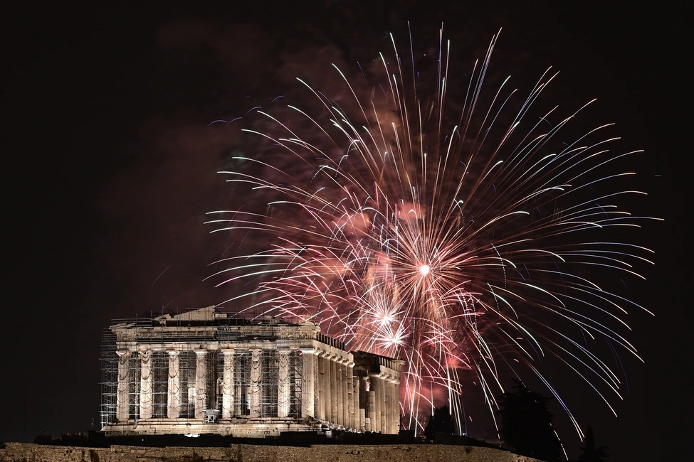Έλευση του 2024 στην Αθήνα με show πυροτεχνημάτων