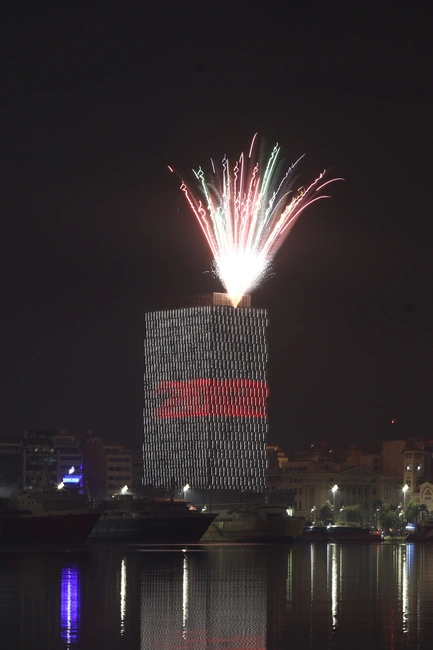 Πρωτοχρονιάτικες εικόνες από τον Πειραιά