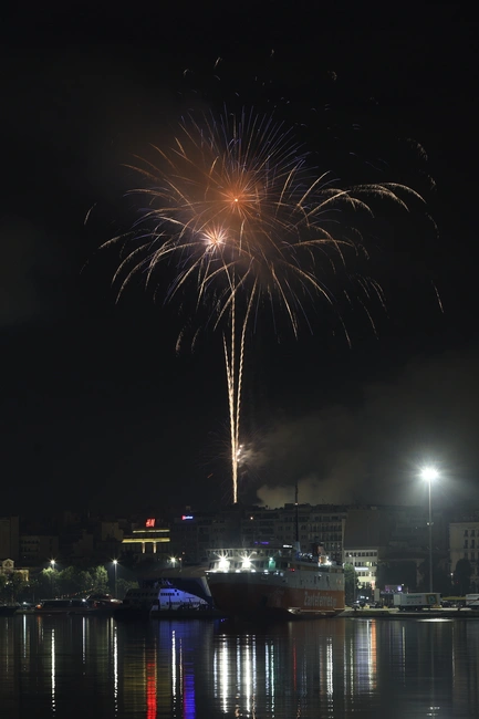 Πρωτοχρονιάτικες εικόνες από τον Πειραιά