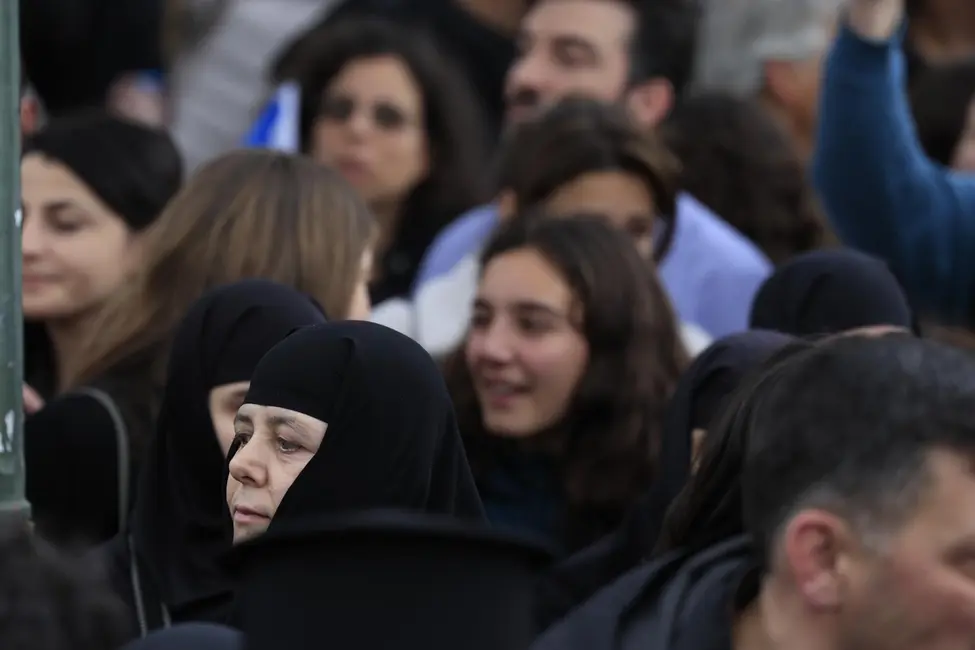 sugkentrosi-suntagma-gamos-omofulon