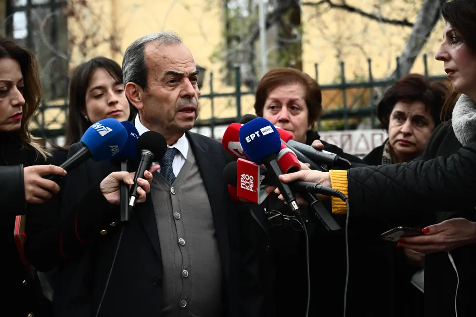 diki-tempi-suggeneis-elegktis