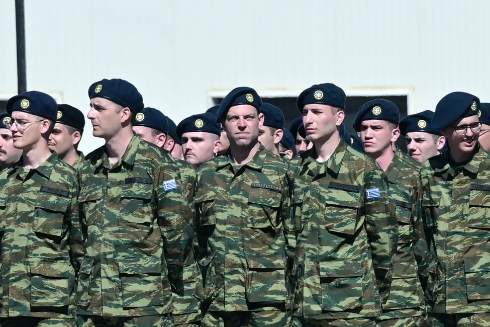 Ορκίστηκε ο Στέφανος Κασσελάκης στο στρατόπεδο της Θήβας