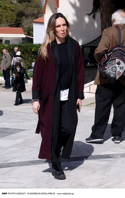 Εβελίνα Παπούλια