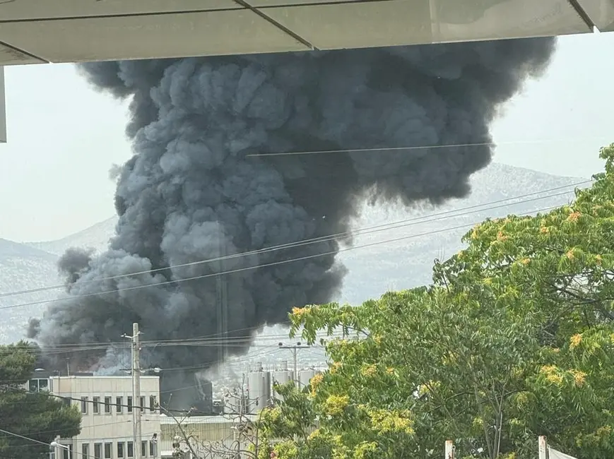 Φωτιά στο εργοστάσιο στη Νέα Κηφισιά