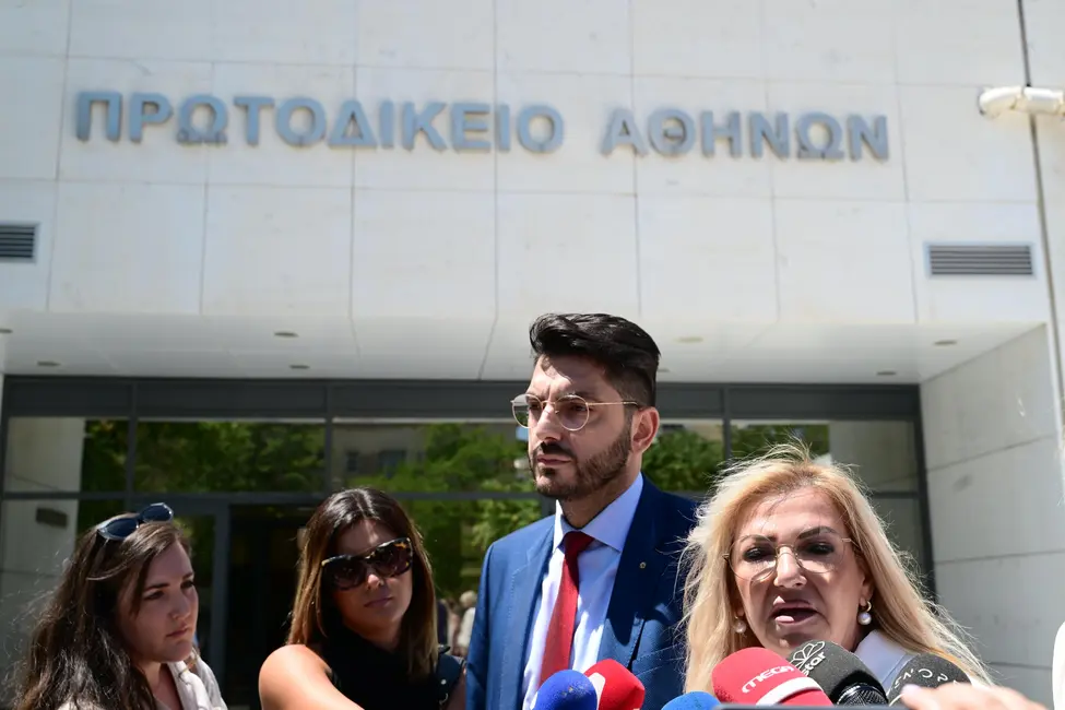 dikastirio-dolofonia-karaibaz