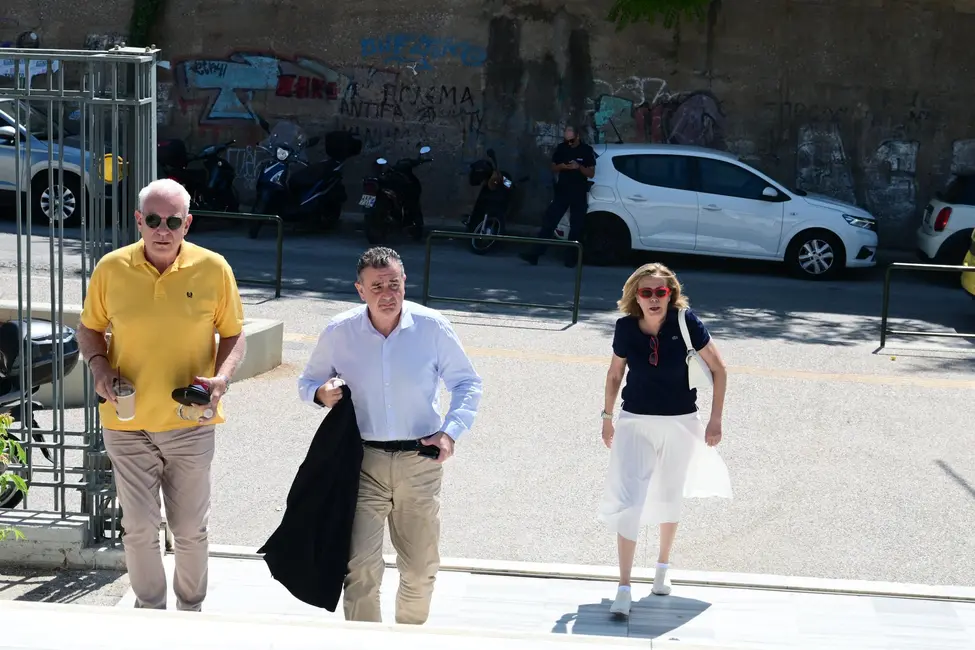 dikastirio-dolofonia-karaibaz