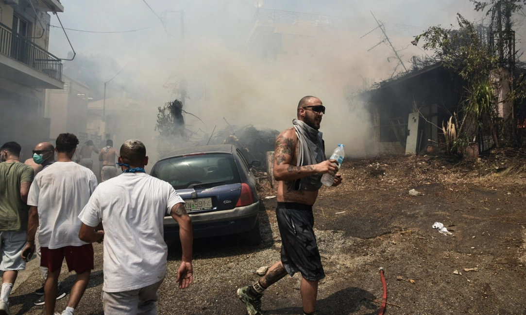 Φωτια πατρα