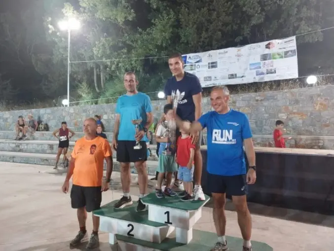 oikogeneia-giakoumaki